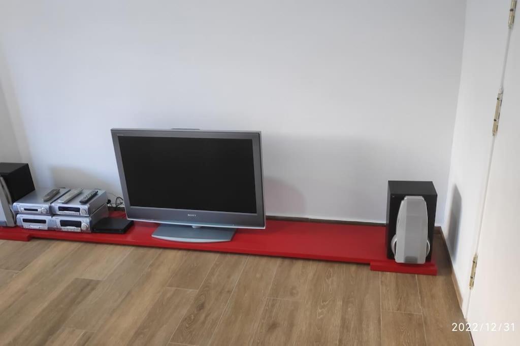 Precioso Apartamento Con Magnifico Patio. Sant Feliu de Llobregat Exterior foto